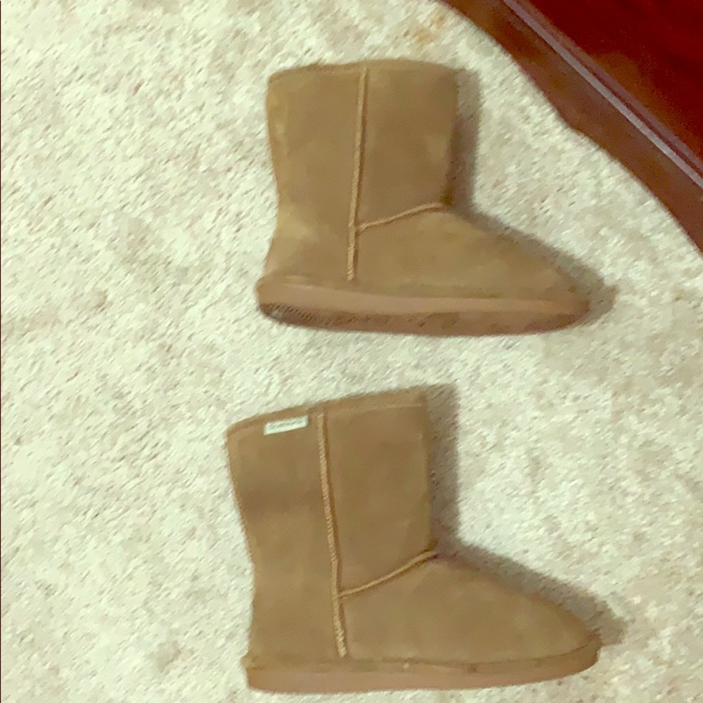 Never worn bear paw boots
